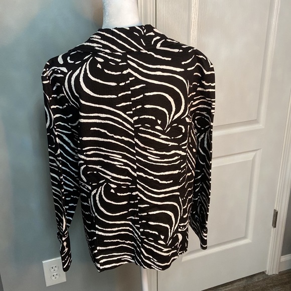 Women’s Requirements black and white jacket - Picture 4 of 6